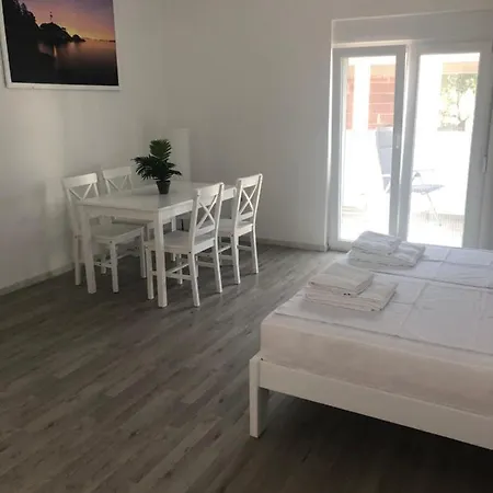 Apartment Mk