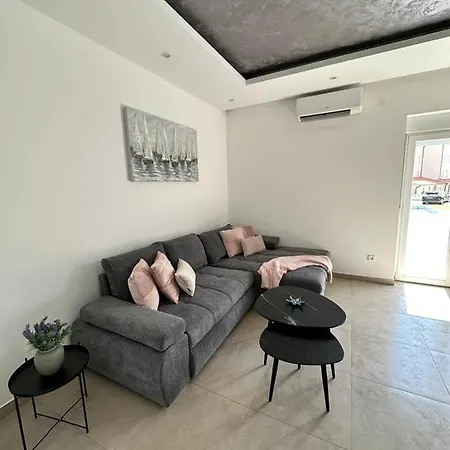 Mk Apartment *